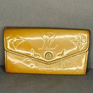 Louis Vuitton Beige Vernis Patent Leather 4-Ring Key Holder | Full Inclusion